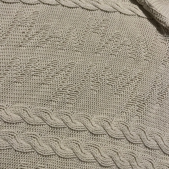 Women’s Knit Poncho - Picture 2 of 4